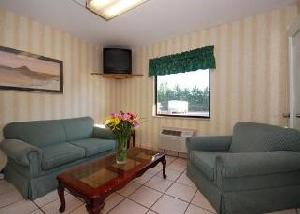 Best offers for Rodeway Inn North Columbus